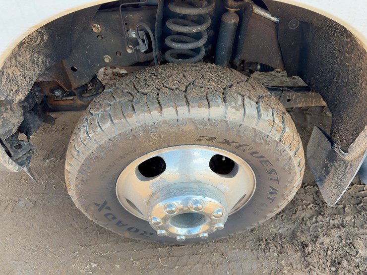 2016-ford-f350-xl-image-15