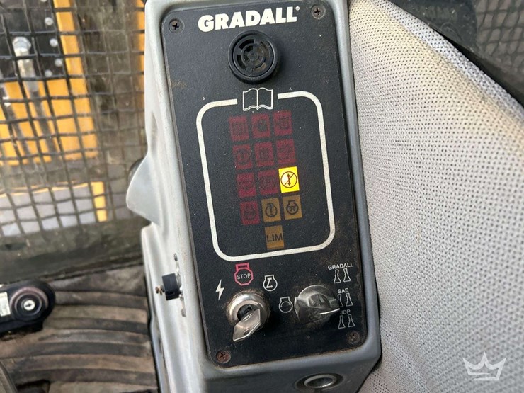 2014-gradall-xl3100-iv-image-18