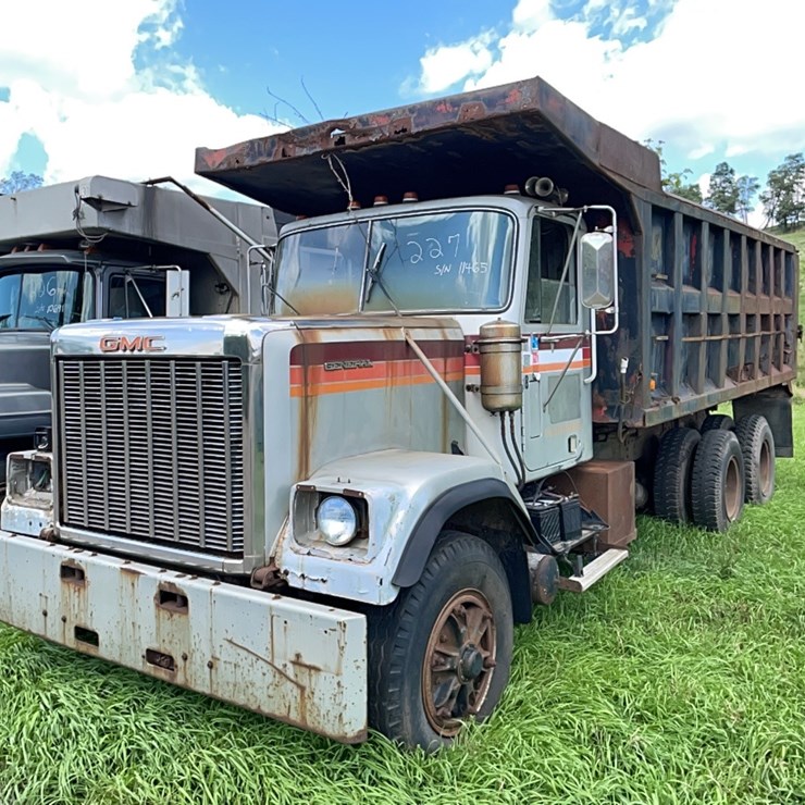 1985 GMC DUMP TRUCK VN:1GDT9F4K6FV611465