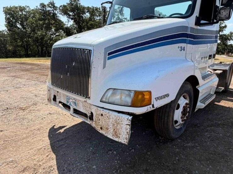 1998-volvo-semi-image-9