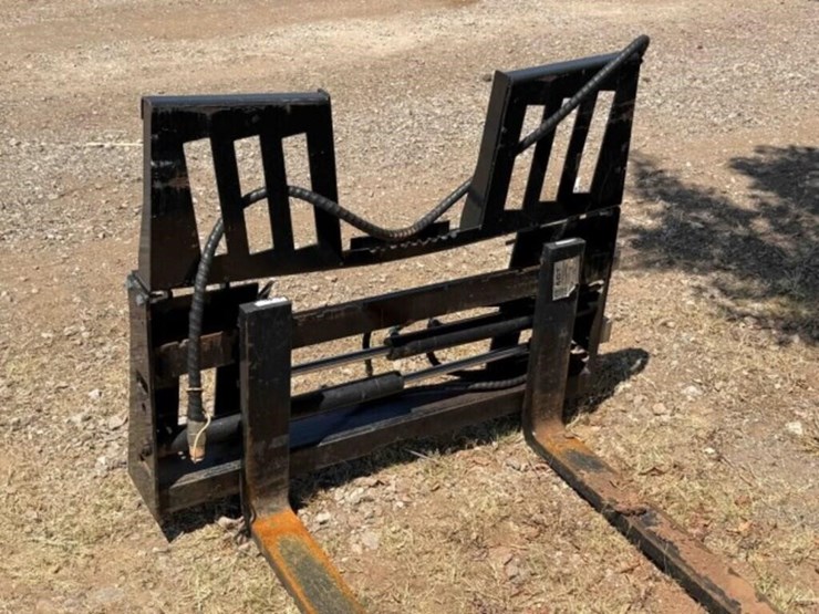 agt-side-shuttle-skid-steer-forks-image-3