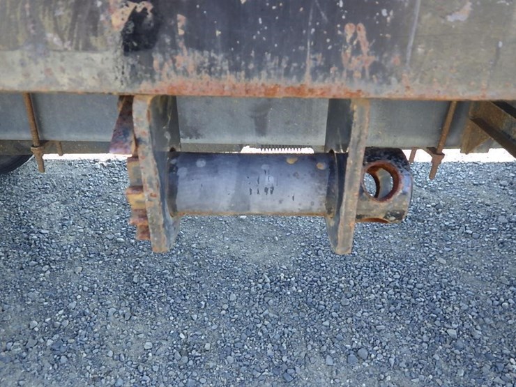 2013-hino-268-image-30