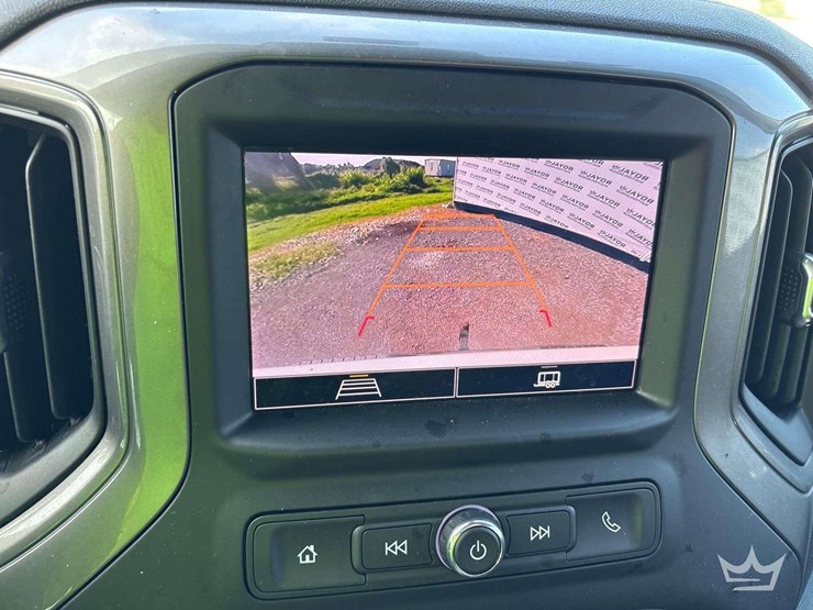 2025-chevrolet-silverado-1500-image-24