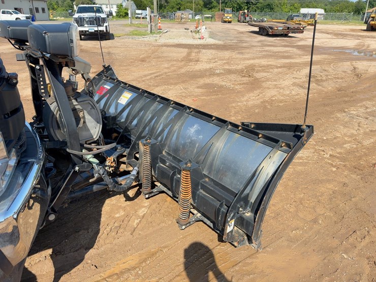 2017-ford-f550-xl-image-11
