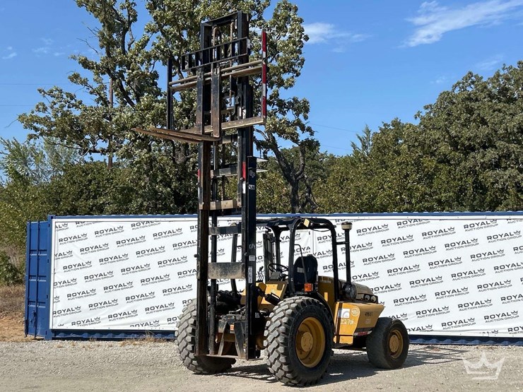 2001-eagle-picher-rt80-4wd-8,000lb.-rough-terrain-straight-mast-forklift-image-1