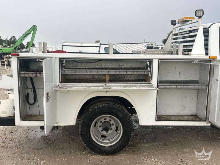 2018-ford-f350-image-15