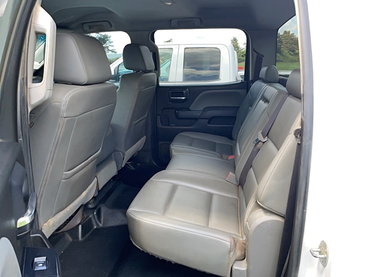 2017-chevrolet-2500hd-image-10