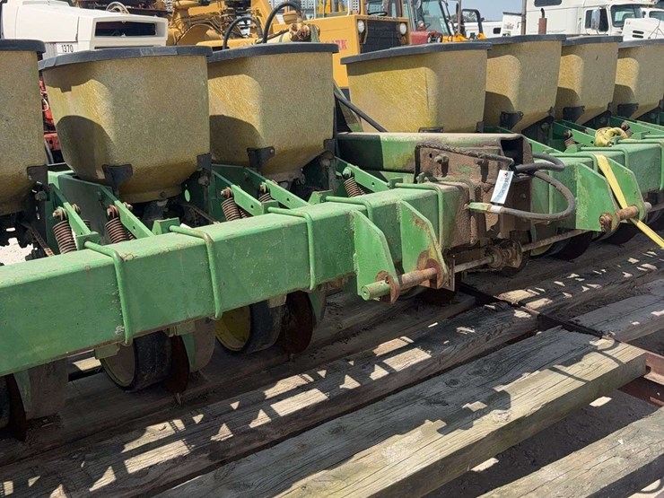 john-deere-7100-image-3