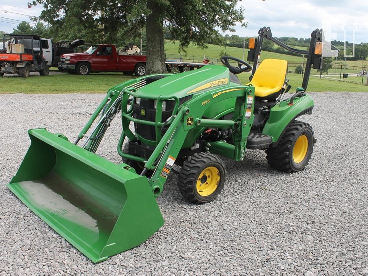 john-deere-1023e-image-1