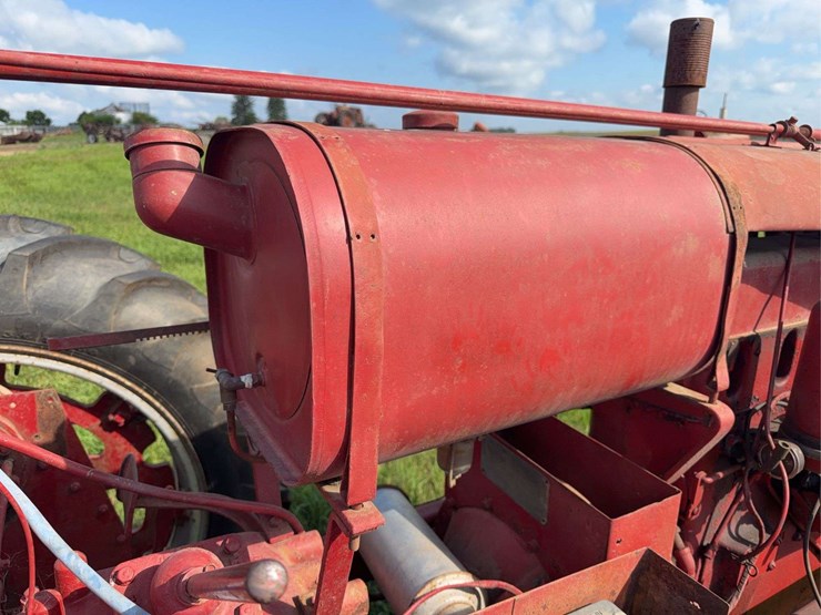 farmall-f-20-image-25