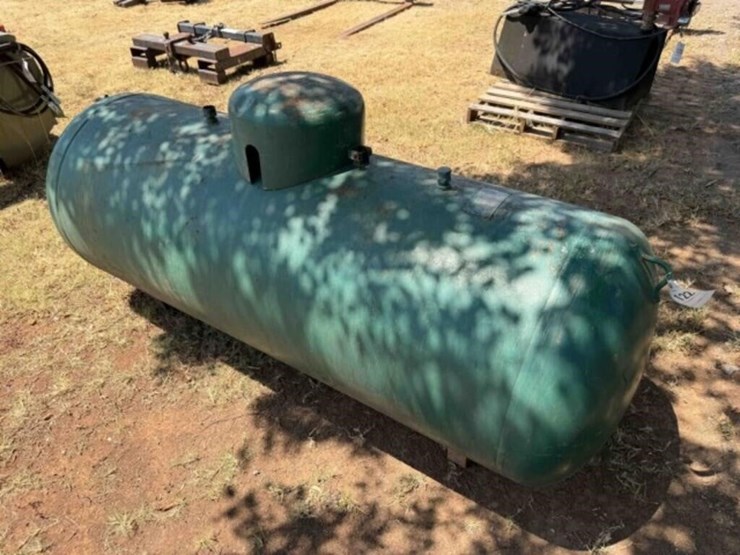 250-gallon-propane-tank--7’-long-image-1