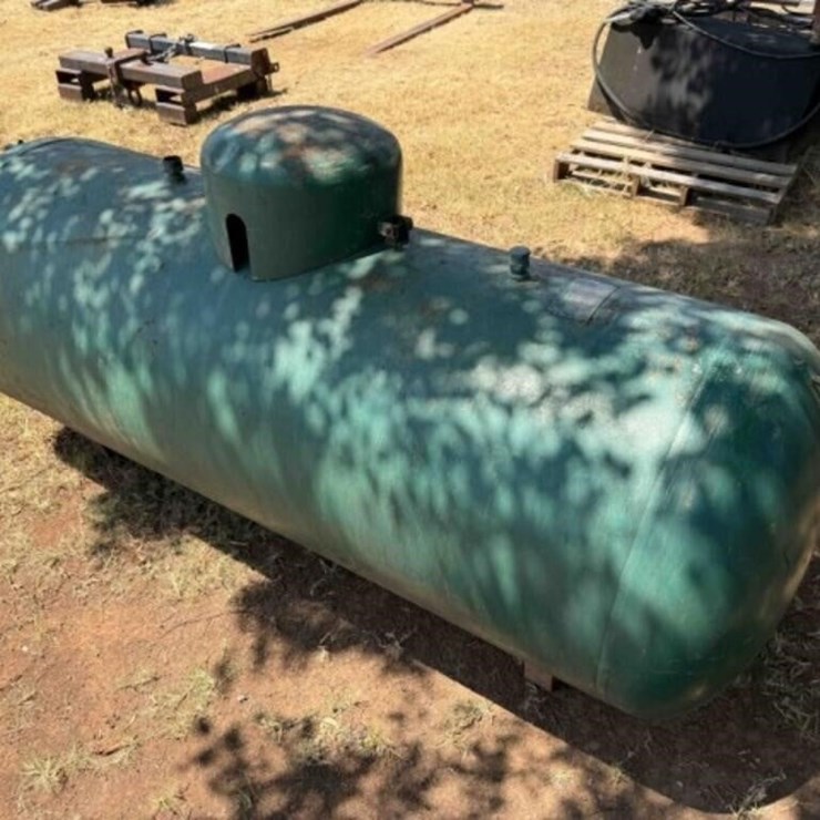 250 Gallon Propane Tank- 7’ long