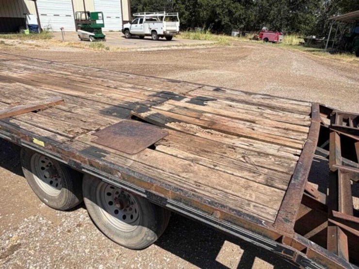 2009-elite-gooseneck-flatbed-trailer-image-18
