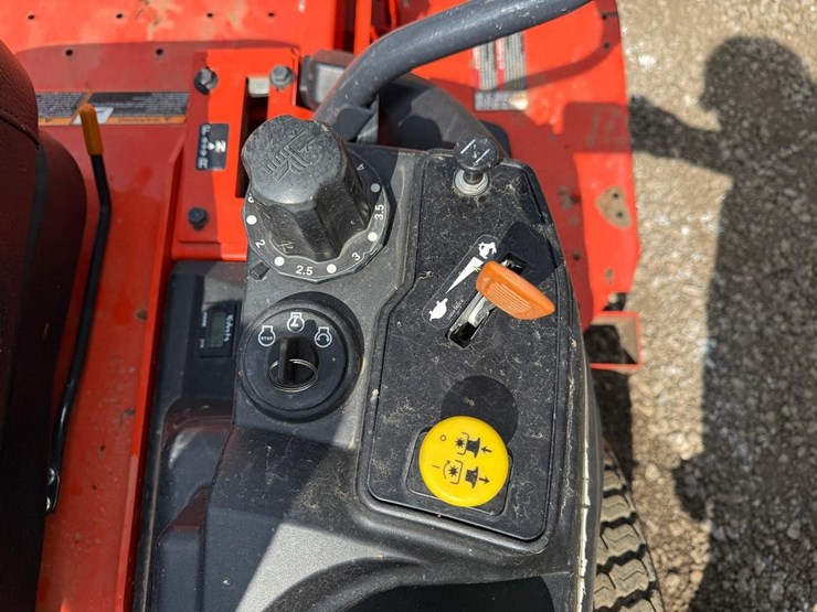 2022-kubota-z422-image-15