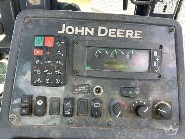 2019-deere-410l-image-14