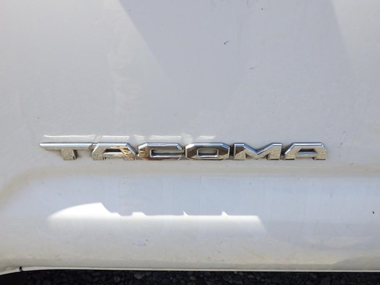 2018-toyota-tacoma-image-11