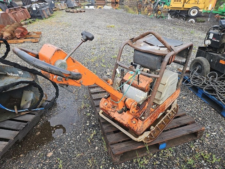 mikasa-mvh-402dsb-reversible-plate-compactor-image-3