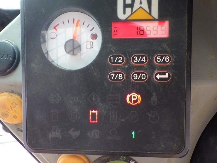 2014-caterpillar-226d3-image-31