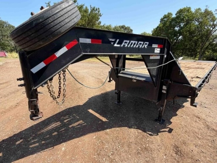 2018-lamar-gooseneck-flatbed-trailer-image-3