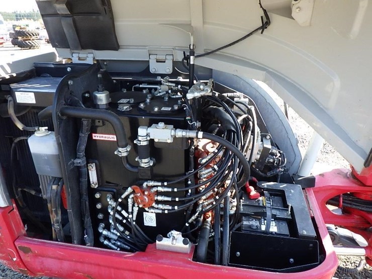 takeuchi-tb240-image-19