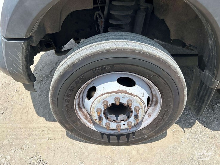 2017-ford-f550-image-41