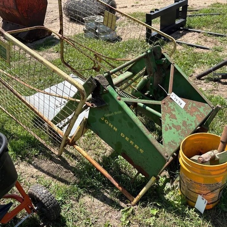 JOHN DEERE 24T