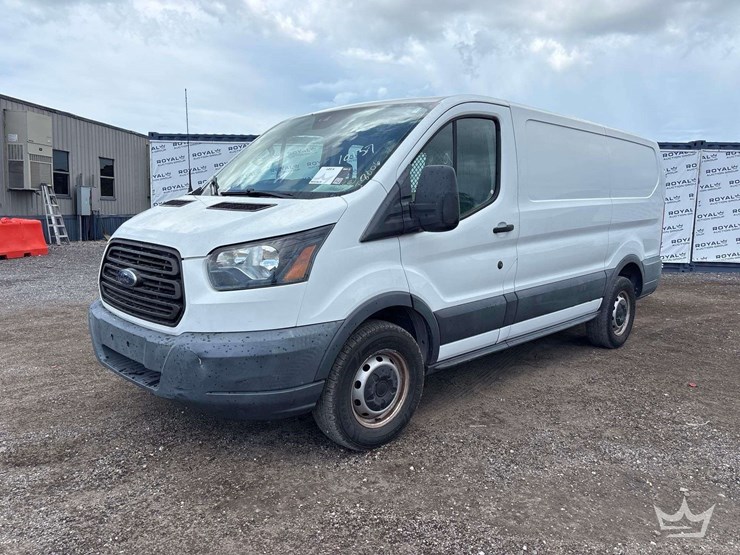 2017-ford-transit-image-1