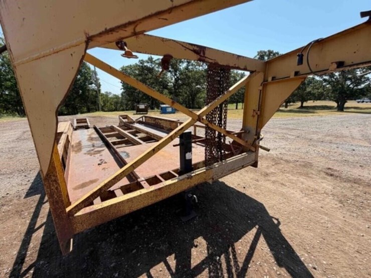 belshe-gooseneck-equipment-trailer-image-4
