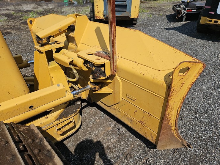 2006-caterpillar-d4g-xl-image-11