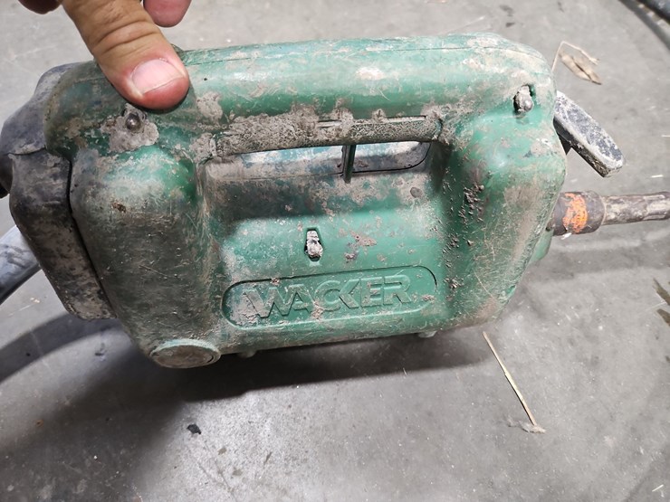 wacker-electric-concrete-vibrator-image-3