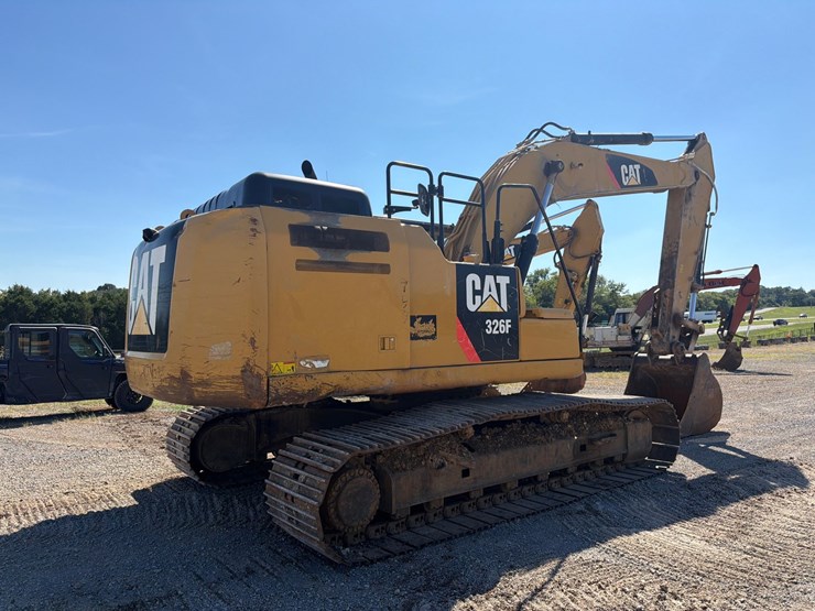 caterpillar-326fl-image-3