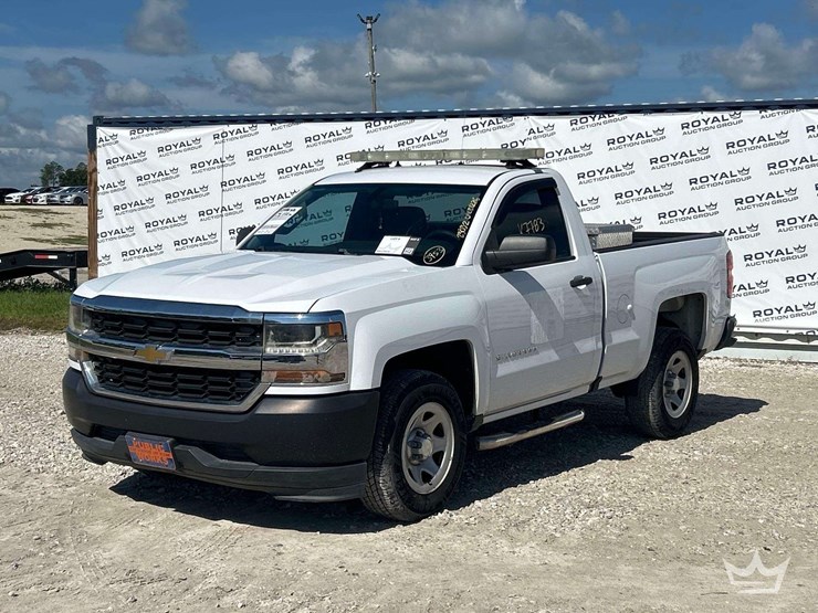 2016-chevrolet-silverado-1500-image-1