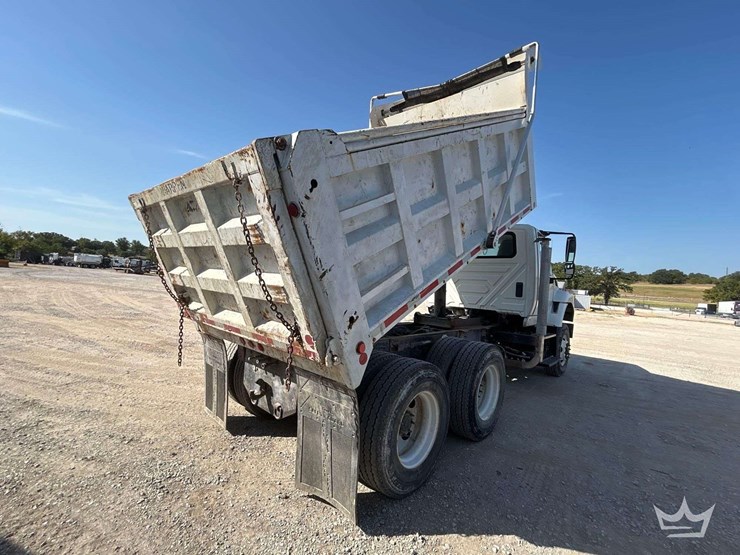 2015-international-workstar-7400-image-3