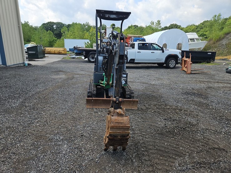 2012-deere-17d-image-8