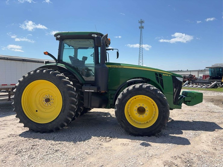 2012-john-deere-8335r-image-6
