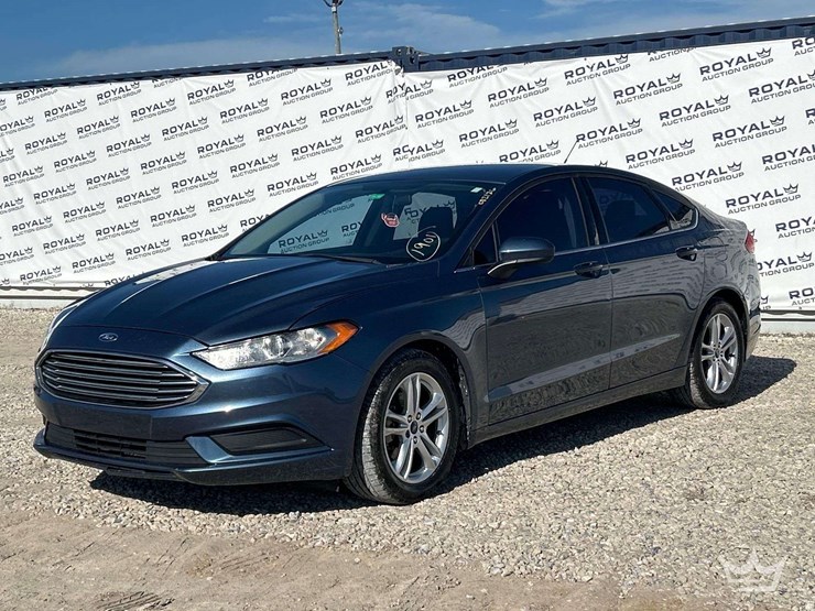 2018-ford-fusion-sedan-image-1