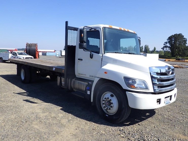 2013-hino-268-image-7