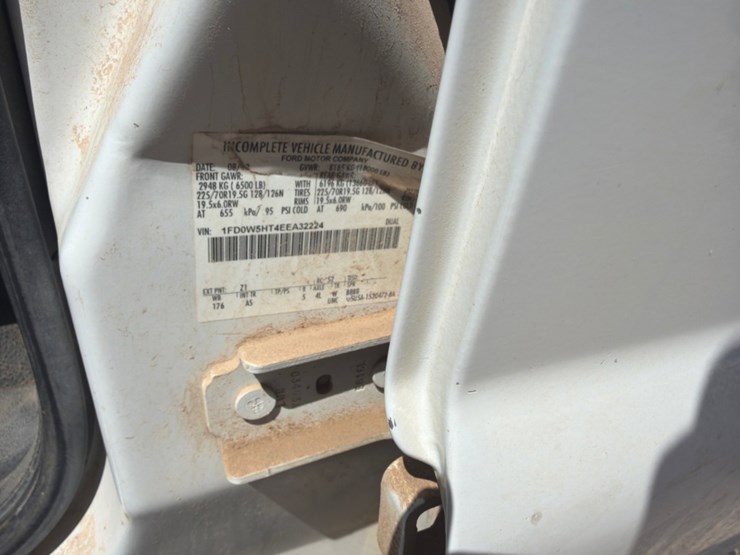 2014-ford-f550-image-11