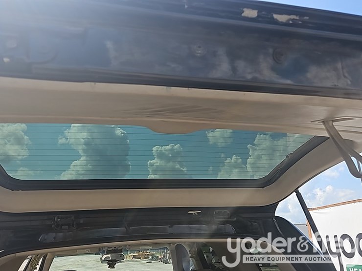 2003-cadillac-escalade-image-26