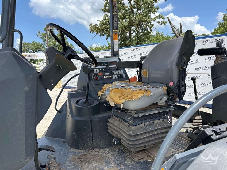 2018-deere-310l-image-8