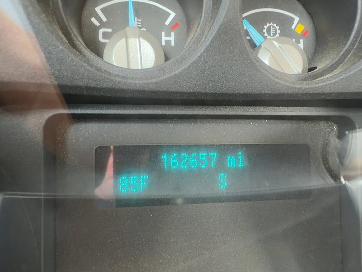 2016-ford-f350-xl-image-26
