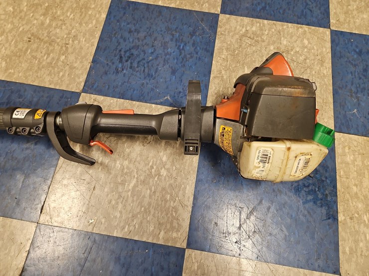 husqvarna-327pt5s-extendable-pole-saw-image-2