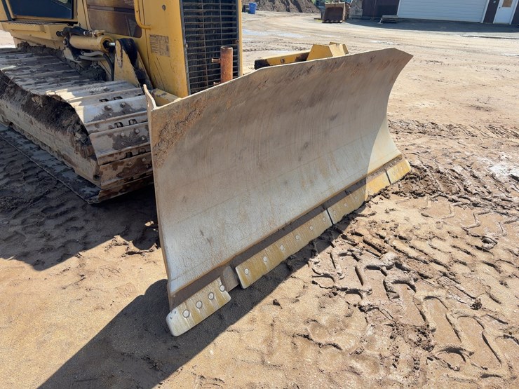 2004-caterpillar-d5g-xl-image-8