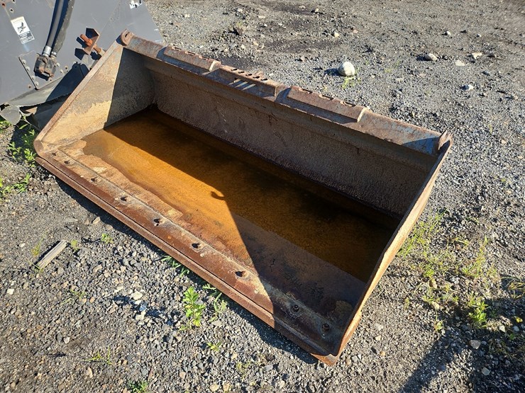 72"-gp-bucket-with-boce-image-1
