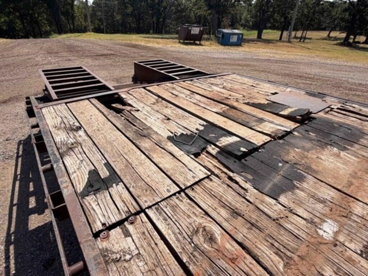 2009-elite-gooseneck-flatbed-trailer-image-9