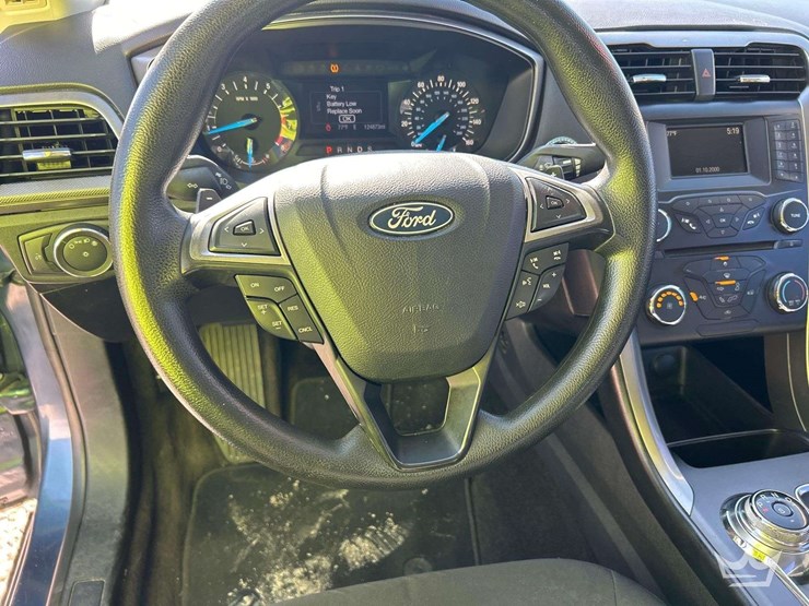 2018-ford-fusion-sedan-image-13