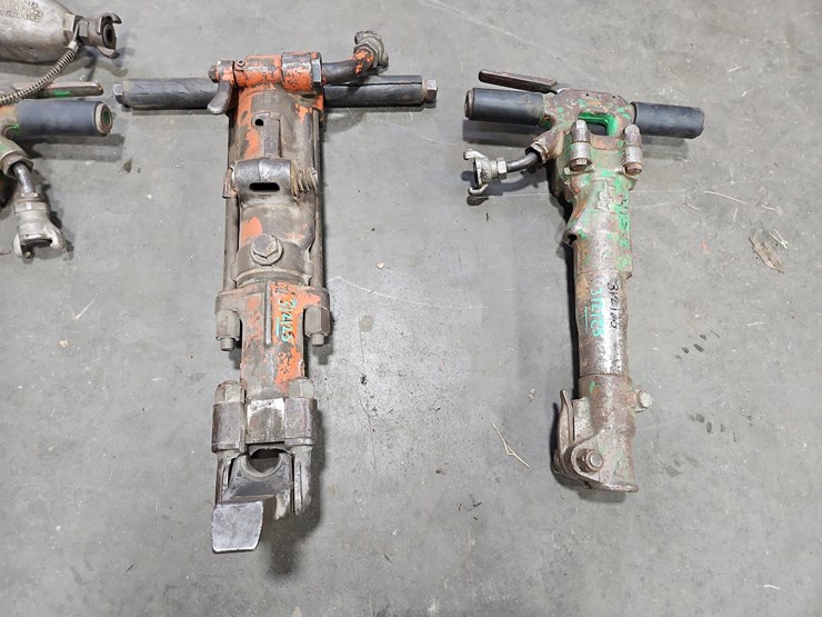 (4)-pnuematic-breaker-hammers-image-3