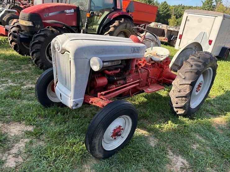 ford-tractor-image-2