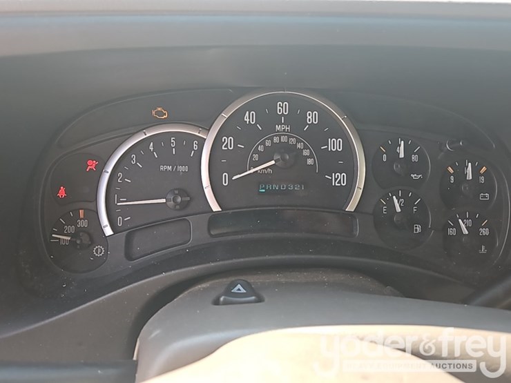 2003-cadillac-escalade-image-18