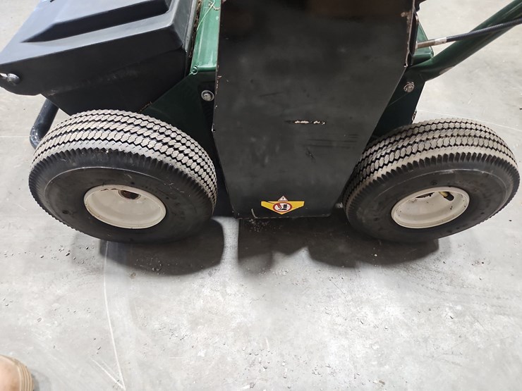turfco-ls-22-lawn-seeder-image-8